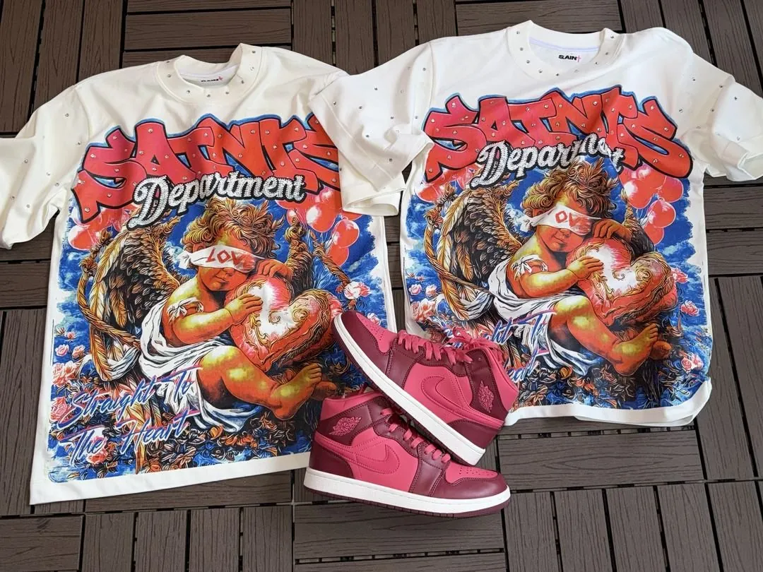 Combo Straight To The Heart: Camiseta cherub + Jordan 1 Mid vinotinto