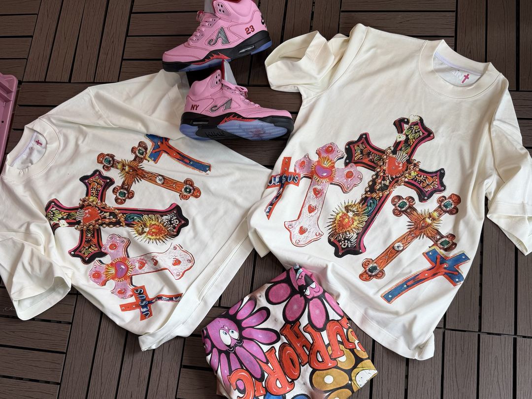 Combo Bendecido: Camiseta cruces + Jordan 5 rosa