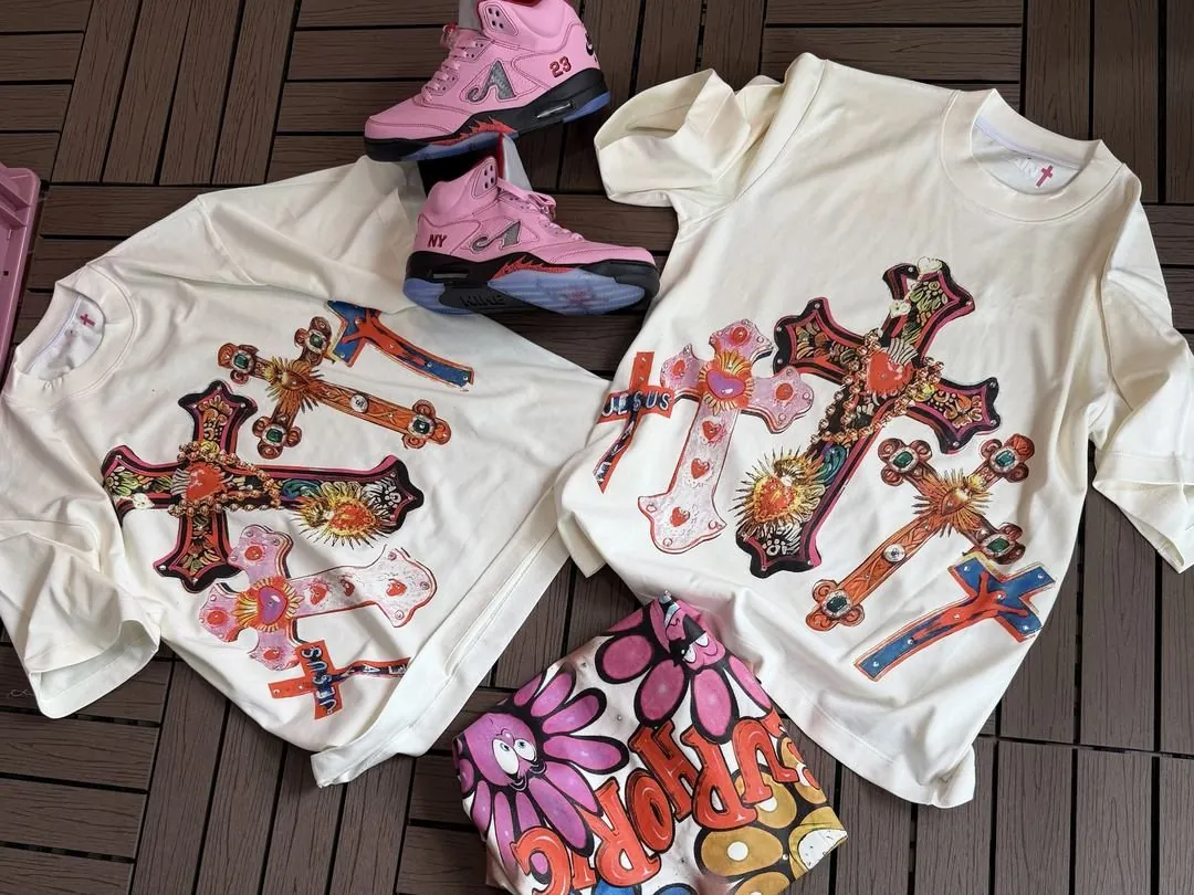 Combo Bendecido: Camiseta cruces + Jordan 5 rosa