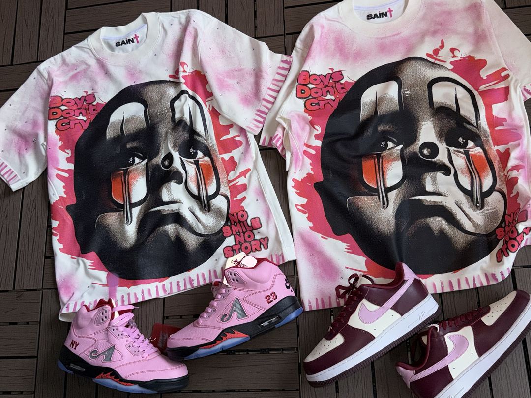Combo Boy's Don't Cry: Camiseta payaso + Jordan 5 rosa o Air Force vinotinto
