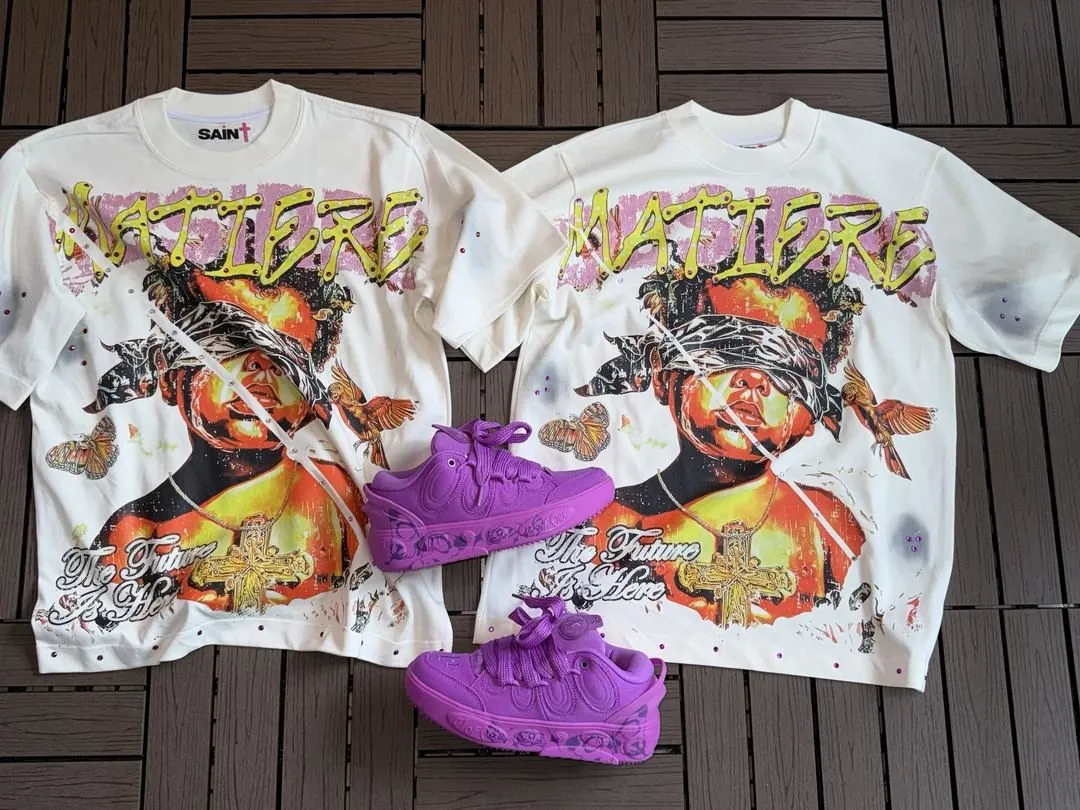 Combo Matière: Camiseta corona + tenis morados